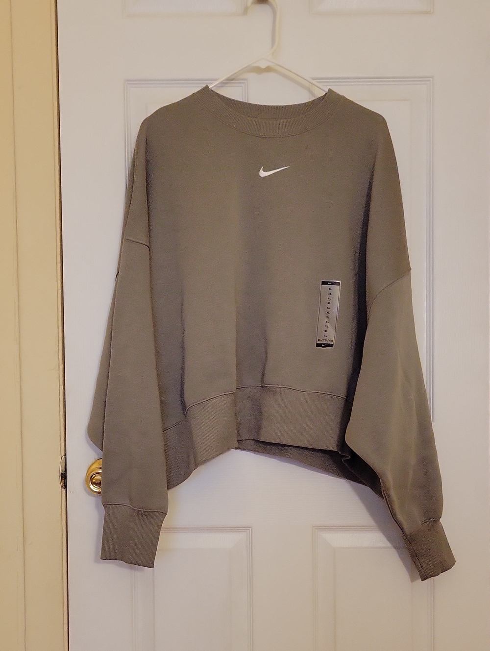 NWT Nike Sportswear Phoenix Fleece Oversized Crewneck Sweatshirt - Picture 2 of 7